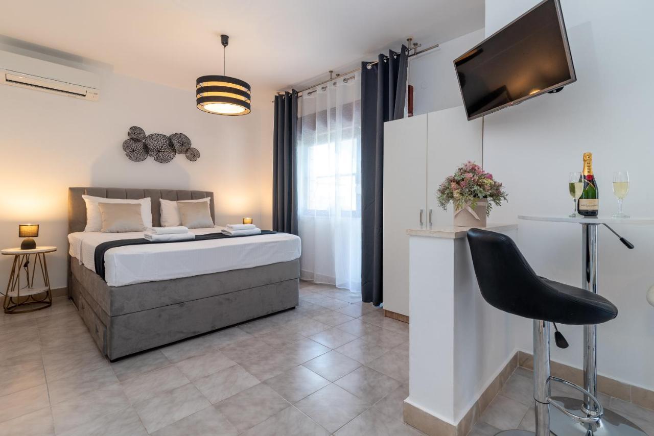 Apartments Bozan โตรกีร์ ภายนอก รูปภาพ