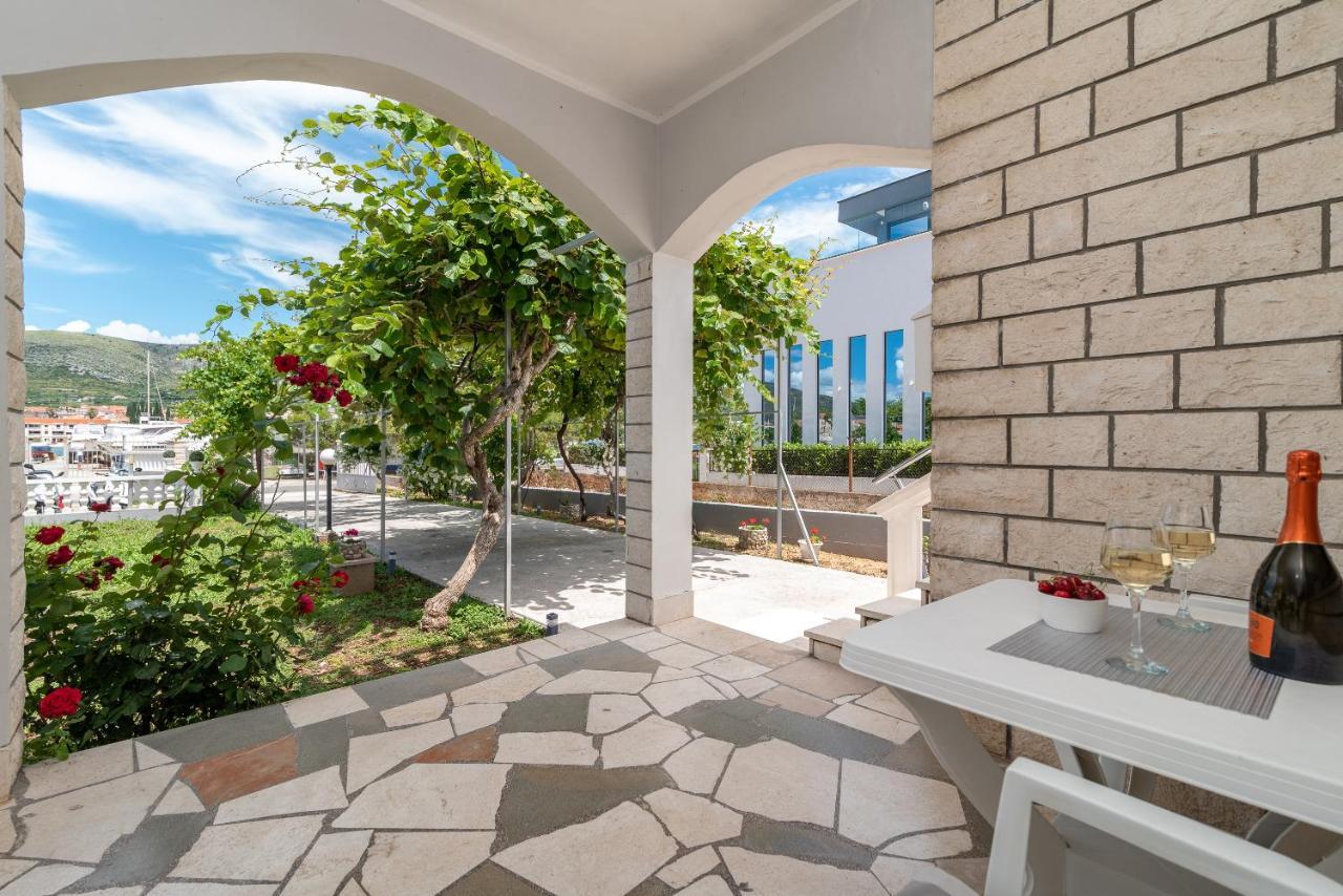 Apartments Bozan โตรกีร์ ภายนอก รูปภาพ