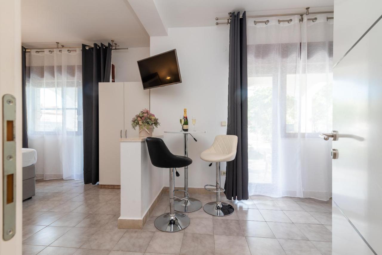Apartments Bozan โตรกีร์ ภายนอก รูปภาพ