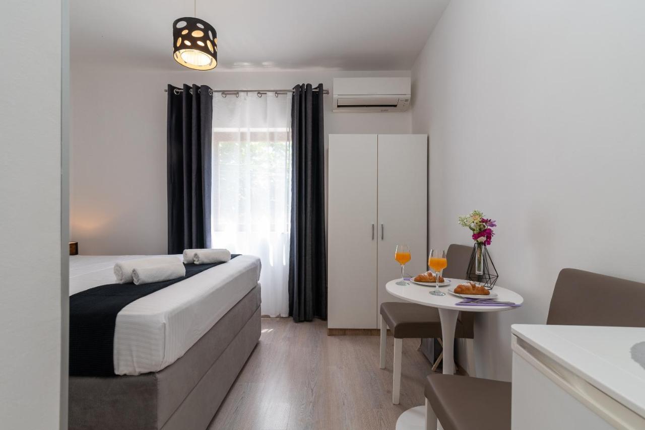 Apartments Bozan โตรกีร์ ภายนอก รูปภาพ
