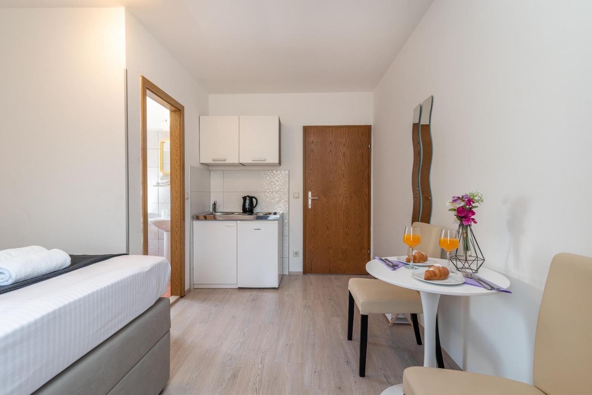 Apartments Bozan โตรกีร์ ห้อง รูปภาพ
